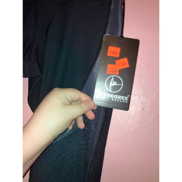 NWT 90 Degrees by Reflex black Capri leggings size small - Picture 3 of 6